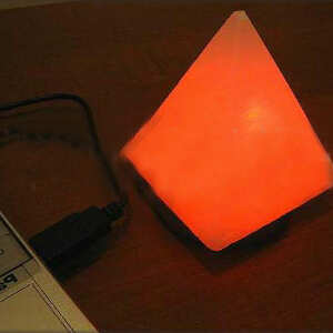 Заказать онлайн Солевая лампа USB Пирамида в интернет-магазине Город здоровья с доставкой по Хабаровску и всей России недорого
